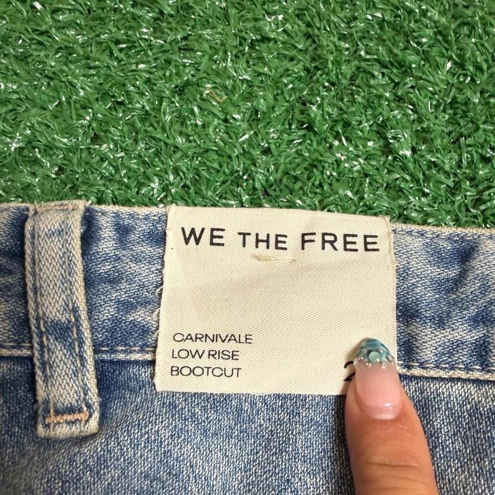 Free People We The Free blue denim jeans Carnivale Low rise bootcut size 26 - Picture 5 of 7